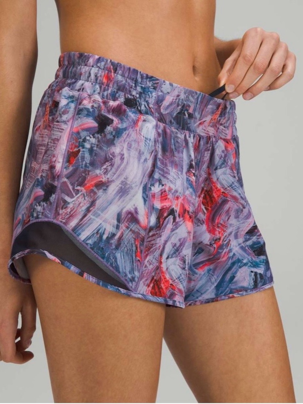 Lululemon Hotty Hot Shorts Atmospheric Purple 4" Low Rise Size 6